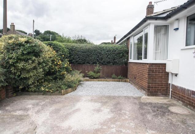 FRONT GARDEN/DRIVE