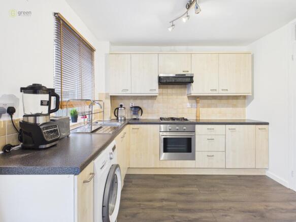 cam05459g0pr0109still031