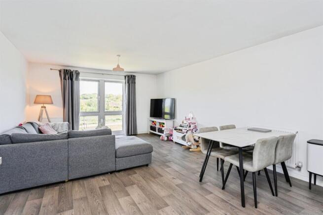 Icarus Avenue, Burgess Hill photo 4