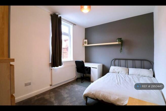 1 bed House Share to rent Image 8