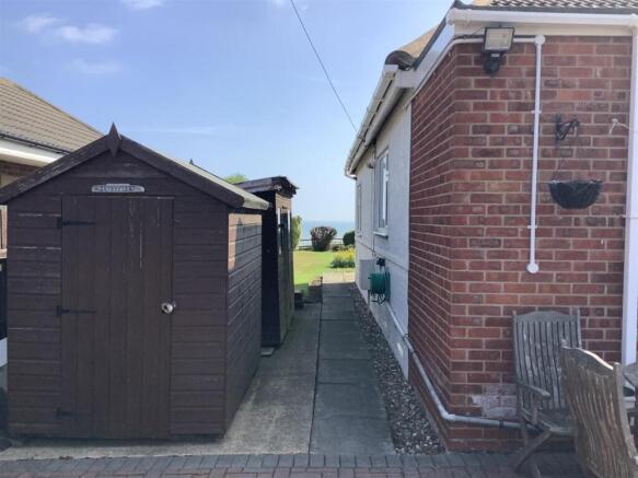 2 bed Terraced Bungalow for sale Image 4
