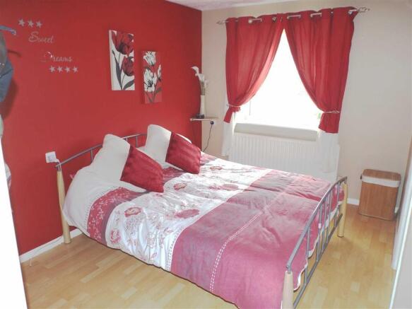 MASTER BEDROOM: