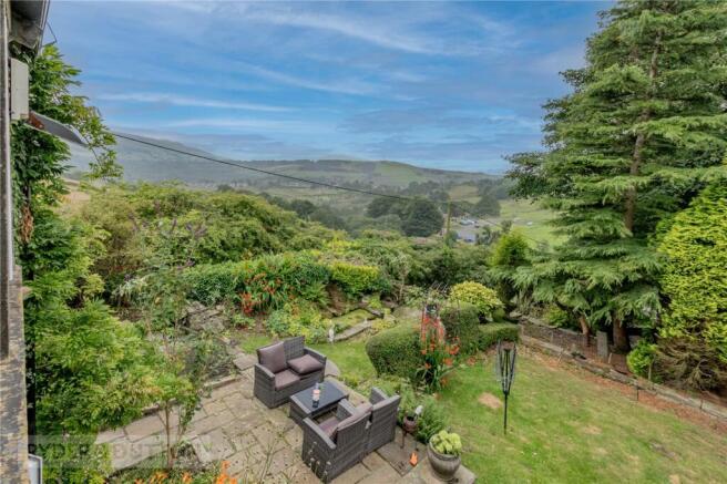 4 bed Detached for sale Image 4