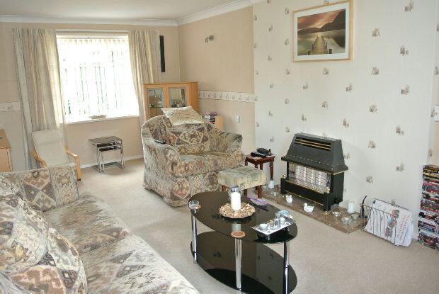 Sitting Room Photo 2