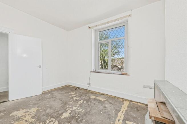 2 bed Terraced for sale Image 7