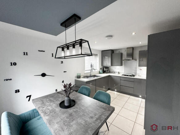3 bed Semi-Detached for sale Image 7