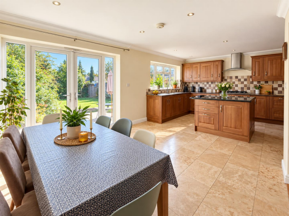 Kitchen Breakfast Room.PNG