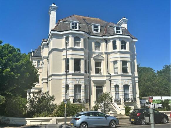 10 Clifton Crescent