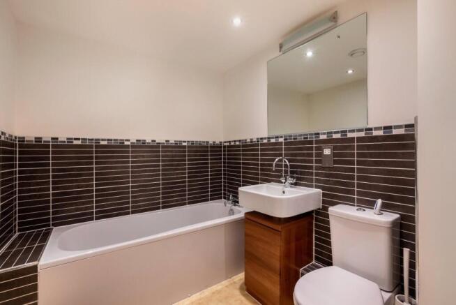 2 bed Flat to rent Image 9