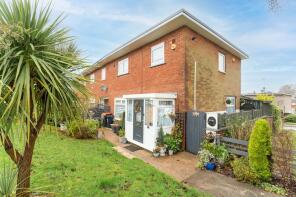 27, Monet Crescent, Newport NP19 7PP
