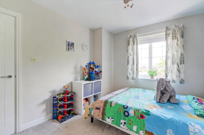 4 bed Detached for sale Image 11