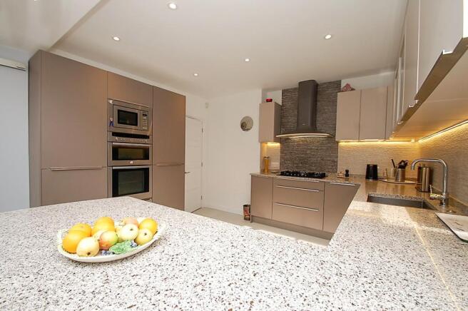 Kitchen / Breakfast 