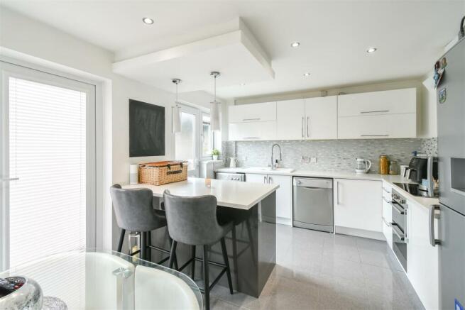 Kitchen/Dining Area