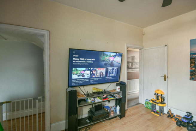 3 bed Terraced for sale Image 4