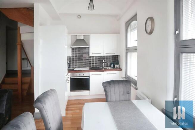 2 bed Apartment to rent Image 4