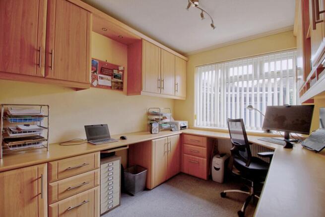 Fitted Study (or potential fifth bedroom)