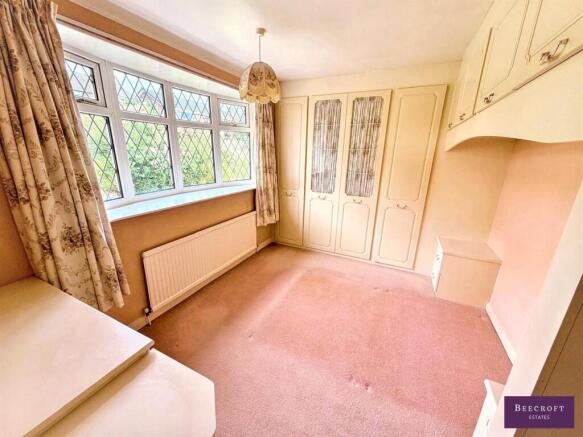 3 bed Semi-Detached Bungalow for sale Image 10
