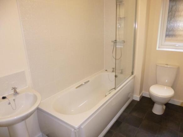 3 bed Town House to rent Image 4