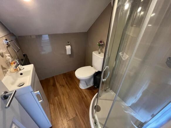 1 bed House Share to rent Image 7