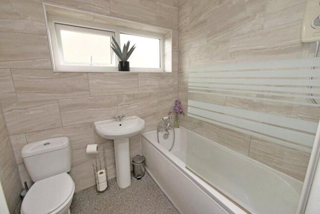 3 bed Semi-Detached for sale Image 9