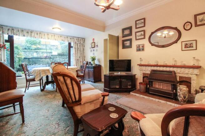 Living/dining room 