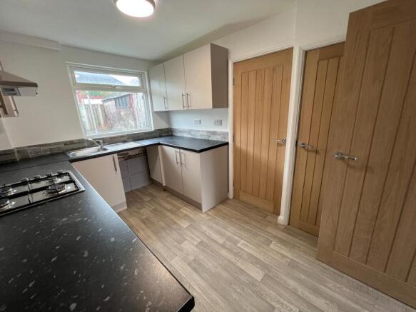 3 bed Semi-Detached for sale Image 4