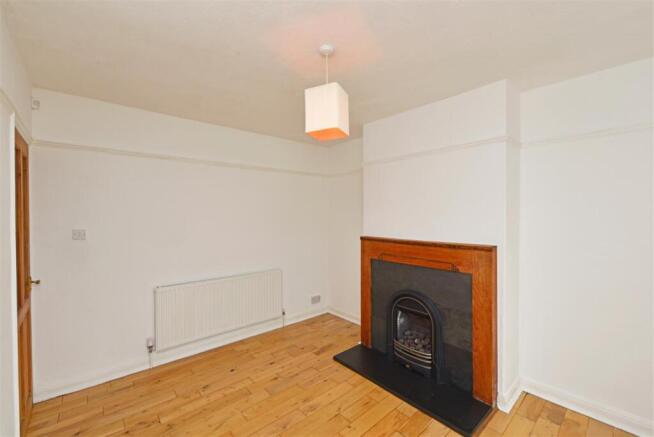 3 bed Semi-Detached for sale Image 9