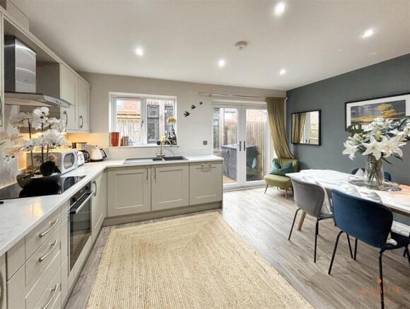 3 bed Semi-Detached for sale Image 5