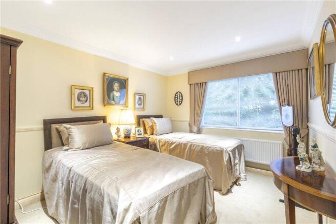 2 bed Apartment for sale Image 5