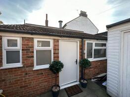 155, Castle Road, Bedford MK40 3RT