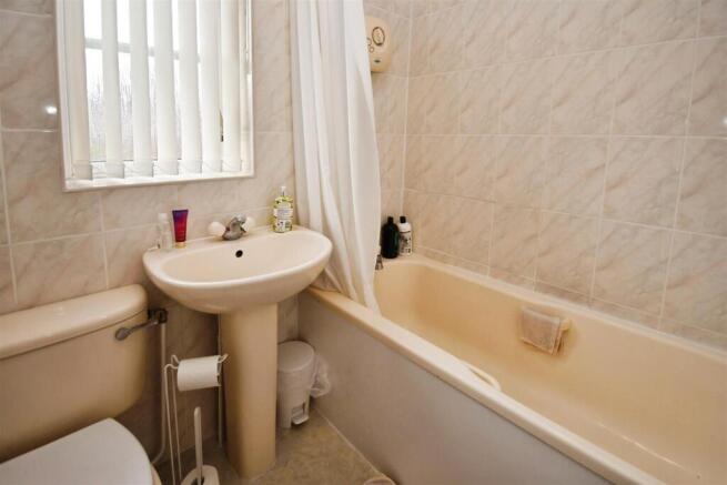 3 bed Semi-Detached for sale Image 11