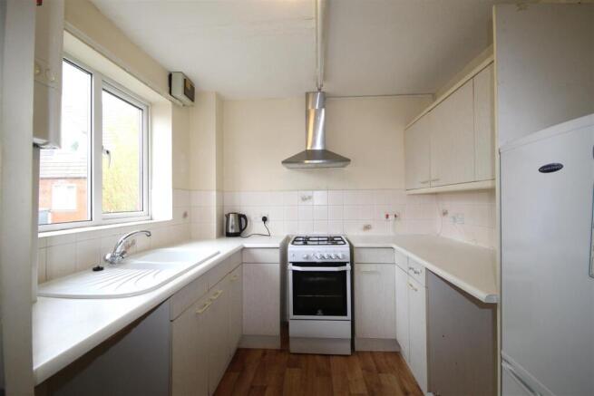 kitchen 2 .JPG