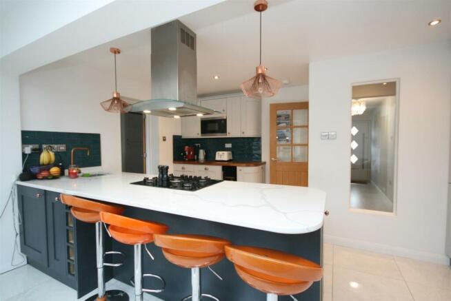 Kitchen/Breakfast Room