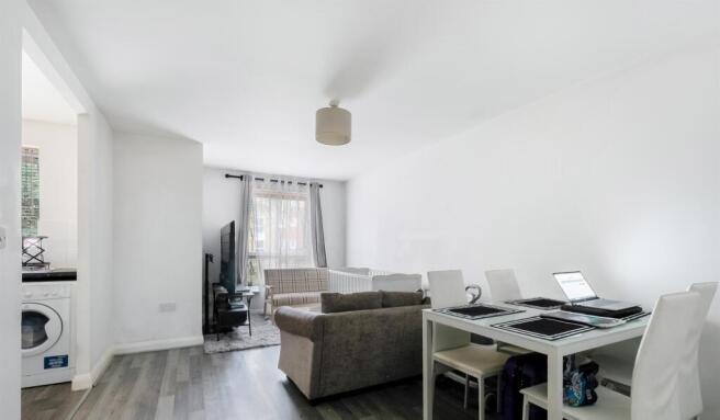 1893_CRY113220_IM...