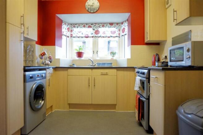 FITTED KITCHEN/DININ