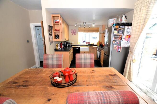 3 bed Semi-Detached for sale Image 8