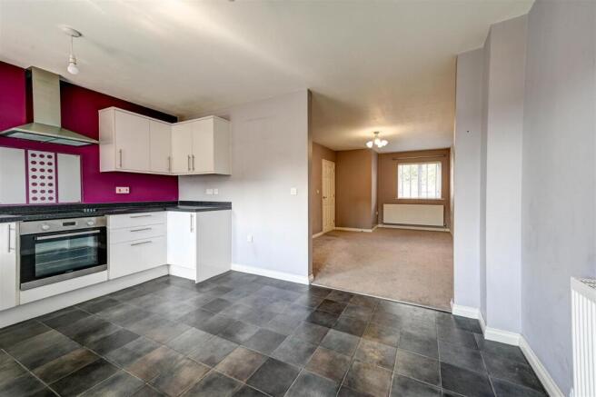 Kitchen diner to lounge.jpg