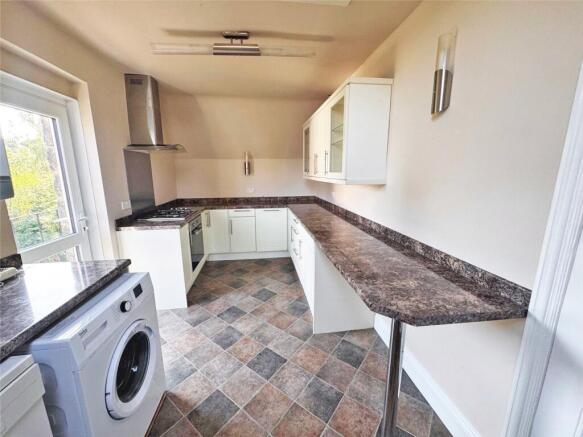 2 bed Apartment to rent Image 7