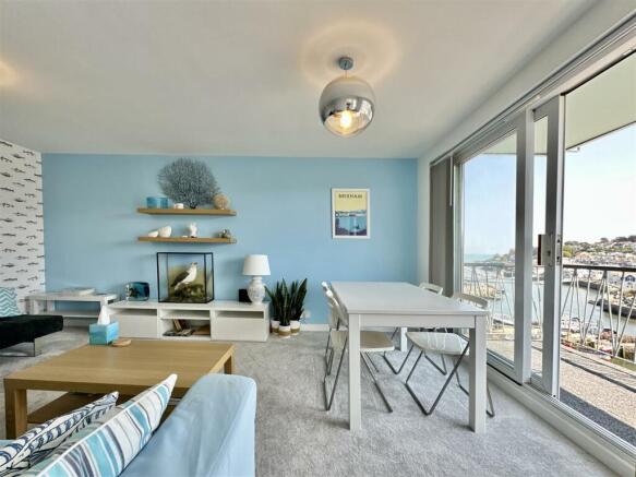 Living Room Balcony.jpg