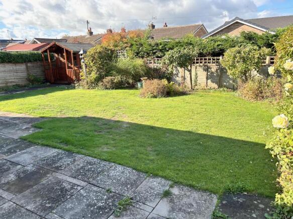 11 The Orchard, Snainton, Scarborough, North Yorkshire, YO13 9AU photo 2