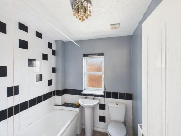 3 bed Semi-Detached for sale Image 7