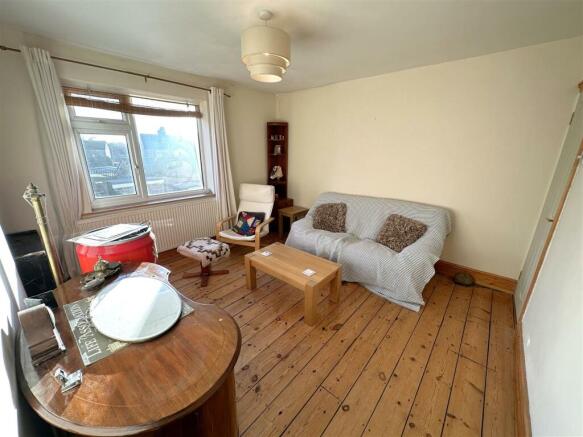 Lounge/Sitting Room 853