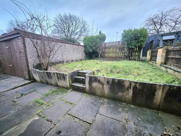 2 bed Semi-Detached Bungalow to rent Image 7