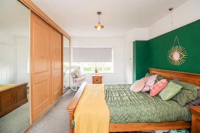 4 bed Detached for sale Image 10