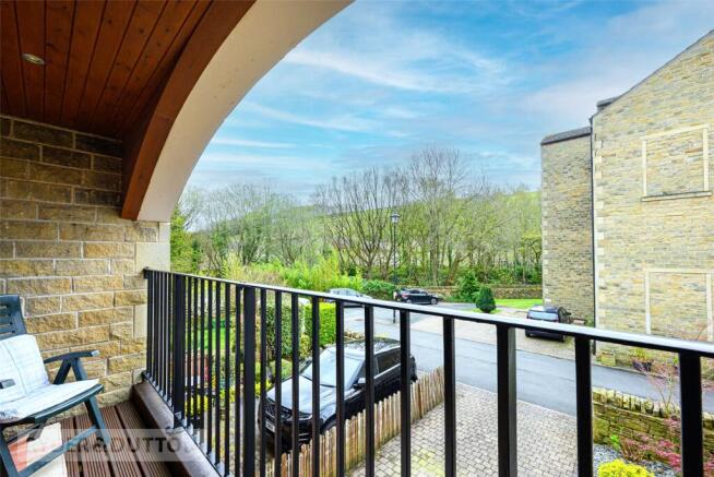 4 bed Terraced for sale Image 9