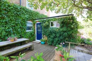 28, Queens Road, Oakham LE15 9SH