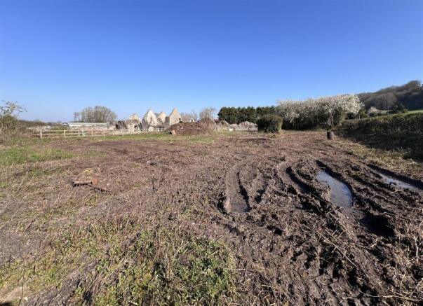 2 - Land for Auction, Hallen.JPG