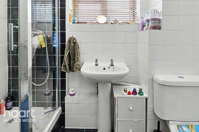 1-bed flat on Kings Lynn Drive, Harold Hill, £180,000