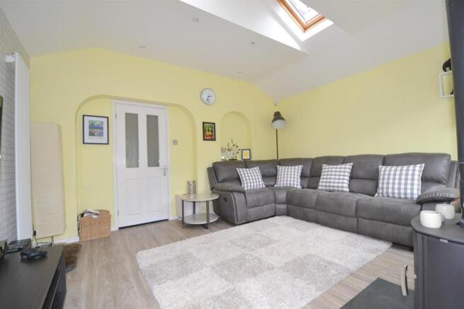 sitting room 2.JPG