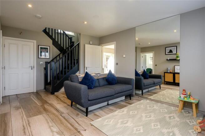 4 bed Detached for sale Image 4